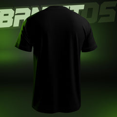 Achterzijde van zwart T-shirt
